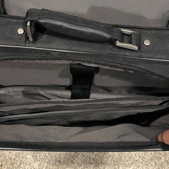 Samsonite Black Laptop Shoulder Messenger Bag - Picture 7 of 10